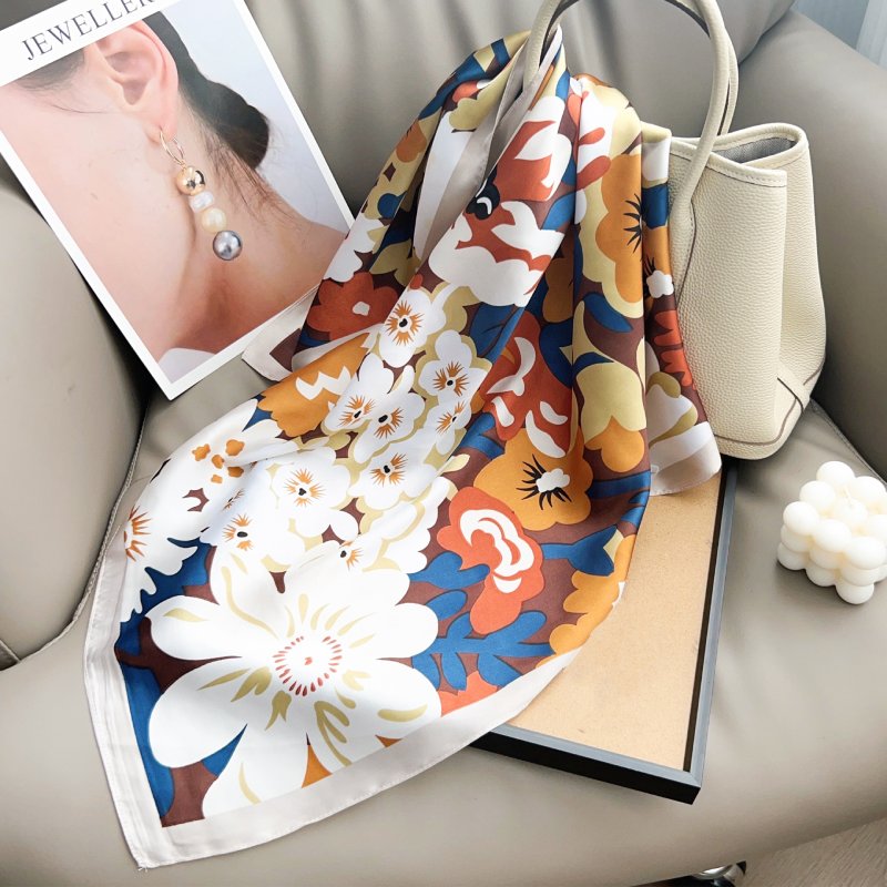 BloomHarmony Small Square Satin Scarf Multicolour