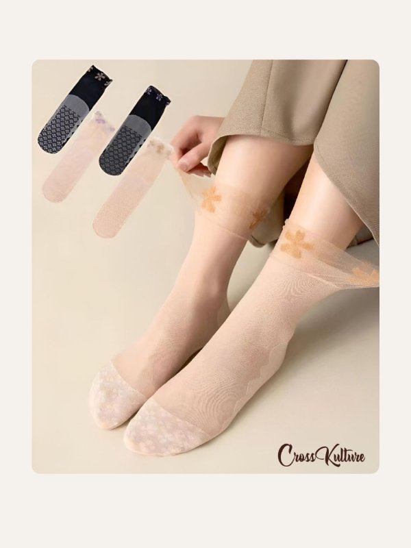CrossKulture - InvisbleSteps liner socks model leg view