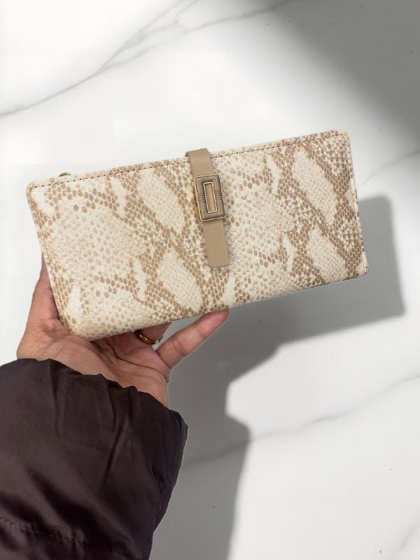 CrossKulture -PlushCarry lightweight long wallet front view in model hand