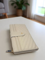 CrossKulture - ChicCarry lightweight long wallet side view