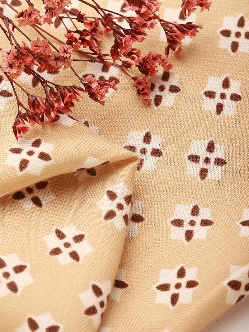 CrossKulture - WovenElegance Herringbone Weave Small Square Scarf fabric detailing view