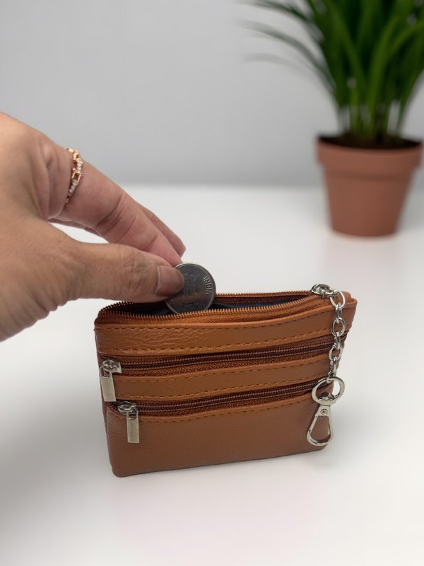 CrossKulture - GlamPurse coin purse model hand view