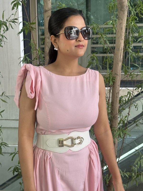 OrnateClasp white Broad Elastic Women Belt