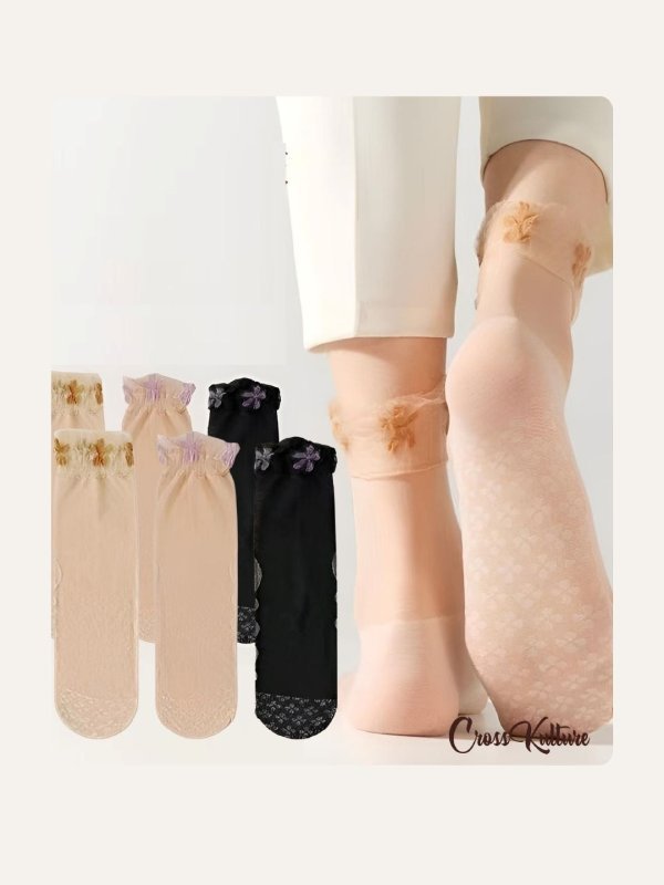 CrossKulture - InvisbleSteps liner socks model legs view