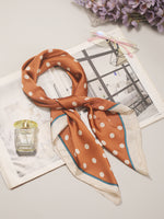 PolkaMuse (70X70 cms)