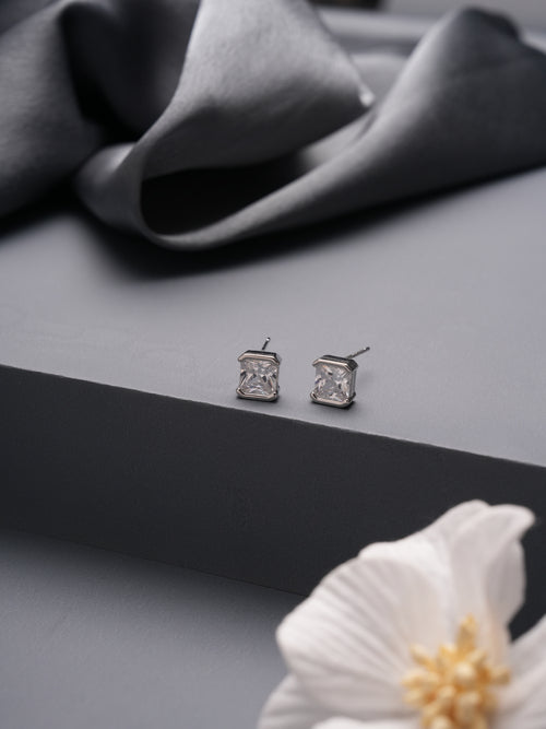 NobleNest Ear Stud Single Silver
