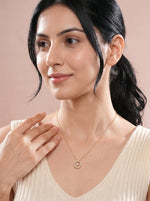 MajesticMuse Necklace Pendant Gold