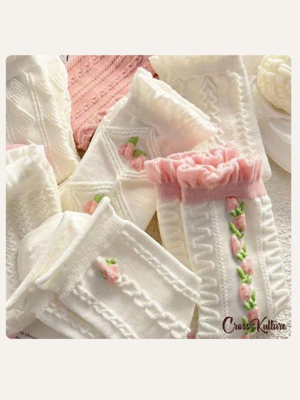 CrossKulture - SoleBesties pink & White crew socks