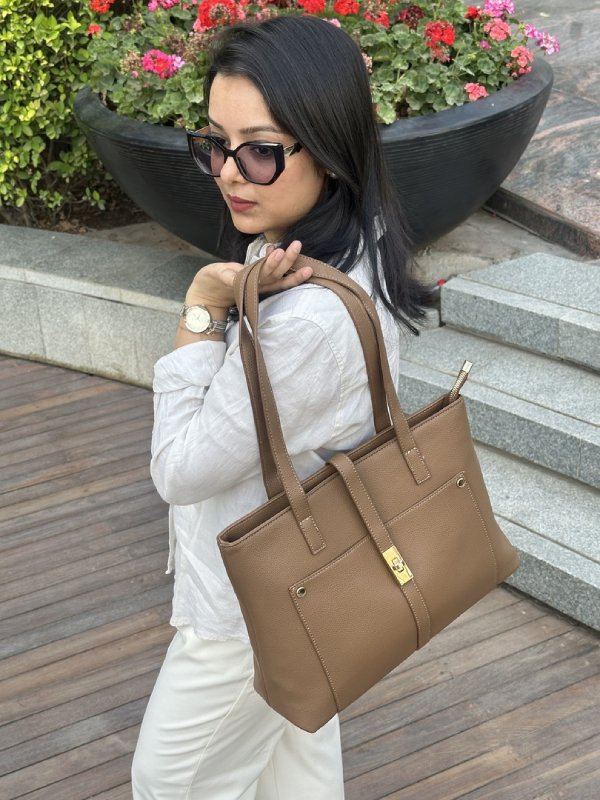 CrossKulture - GiantTrendy Tote Bag model image model carrying view
