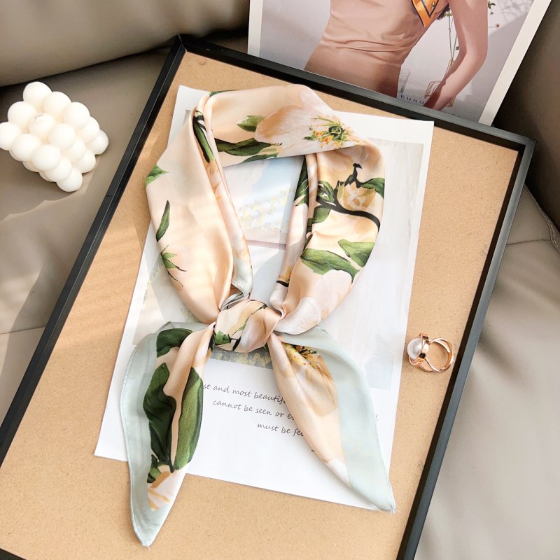 GardenAffair Small Square Satin Scarf Beige