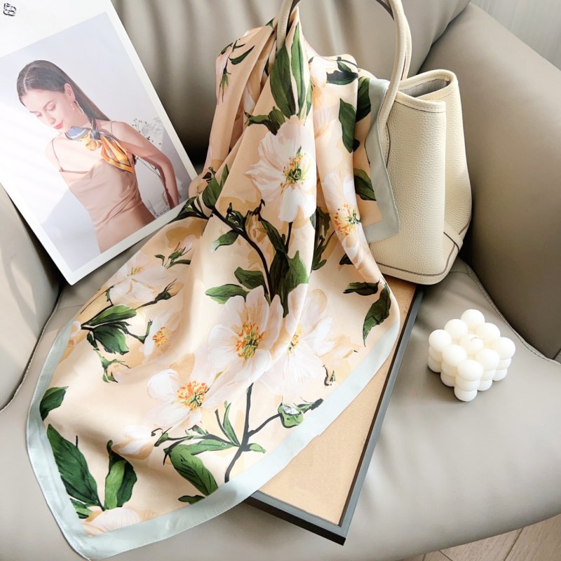 GardenAffair Small Square Satin Scarf Beige