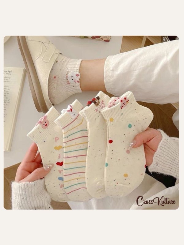 CrossKulture - SoleEmbrace offwhite ankle socks model view