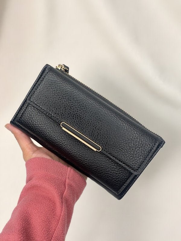 CrossKulture -TimelessCarry lightweight long wallet front view in model hand