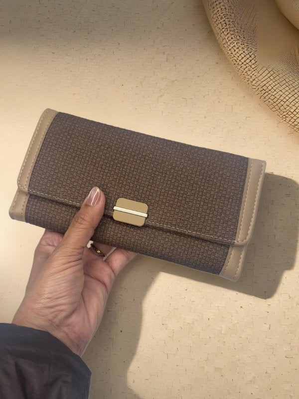 CrossKulture -EliteCarry lightweight long wallet front view in model hand