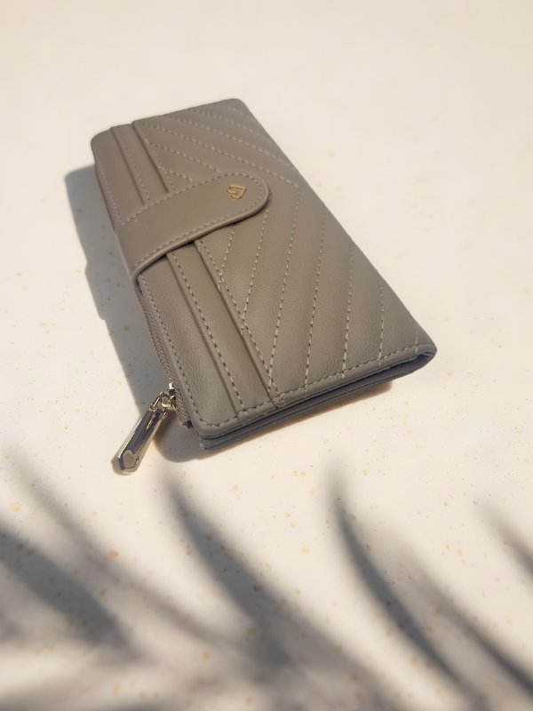 CrossKulture - SleekCarry lightweight long wallet side view