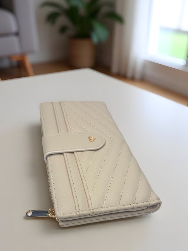 CrossKulture - ChicCarry lightweight long wallet side view