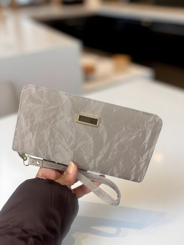 CrossKulture - UrbanCarry lightweight long wallet front view in hand