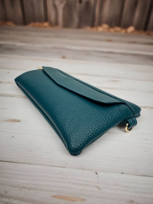 CrossKulture - MonoSling lightweight sling bag lifestyle view