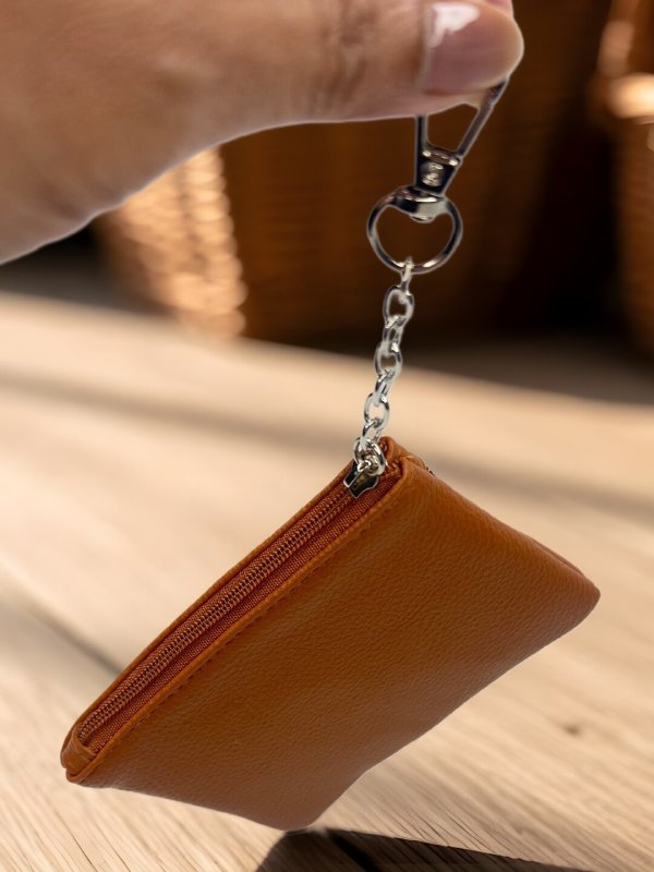 CrossKulture - GlamPurse coin purse keychain holding view