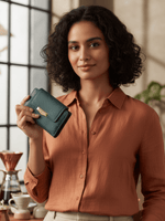 CrossKulture - TrendyCrush lightweight small wallet model view