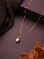 PearlPoise Necklace Pendant Gold