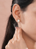 LuxeOrbit Ear Stud Single Gold